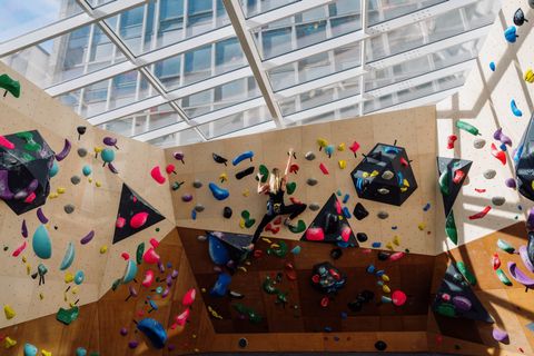 Matilda Söderlund climbing at Moumo